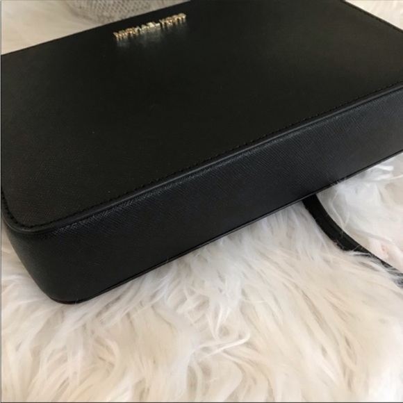 Michael Kors Jet Set Large Saffiano Leather Crossbody bag & wallet - Picture 12 of 16